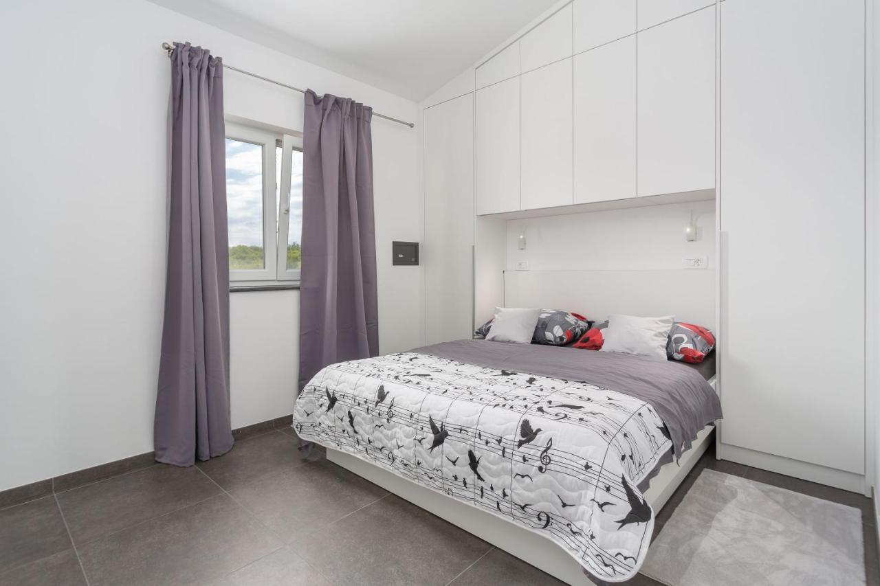 Gallery Apartment In Skrbcici Экстерьер фото
