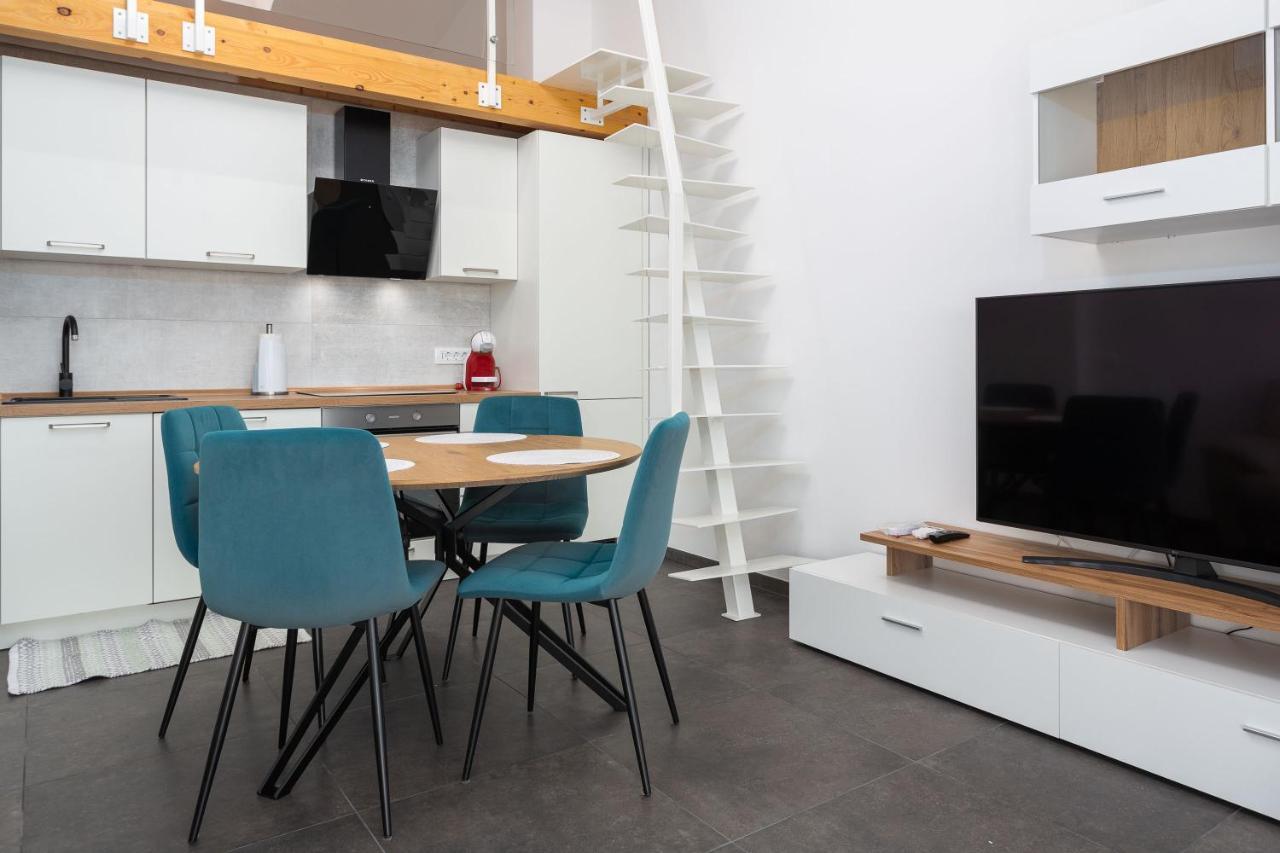 Gallery Apartment In Skrbcici Экстерьер фото